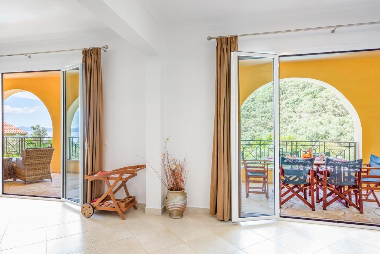 Villa Christina Nisaki  Luaran gambar